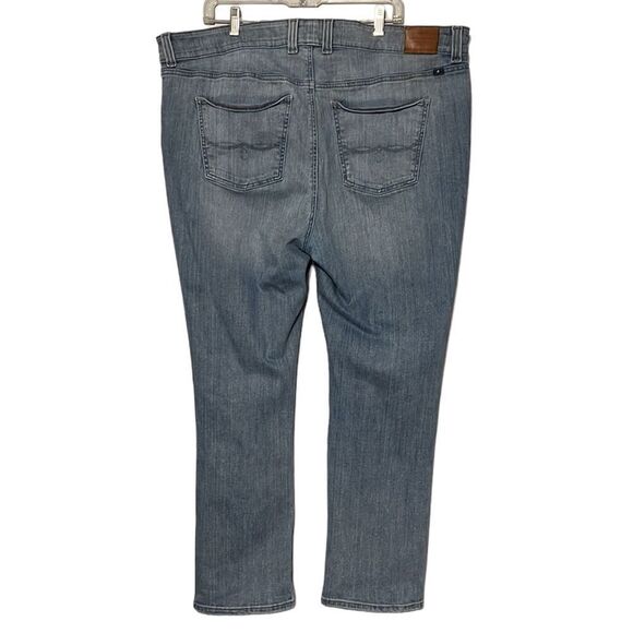 Lucky Brand Jeans Woman’s Size 20W Emma Straight Medium Wash Distressed Stretch - Picture 7 of 11